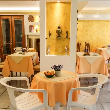 Hotel Vlachogiannis Prínos